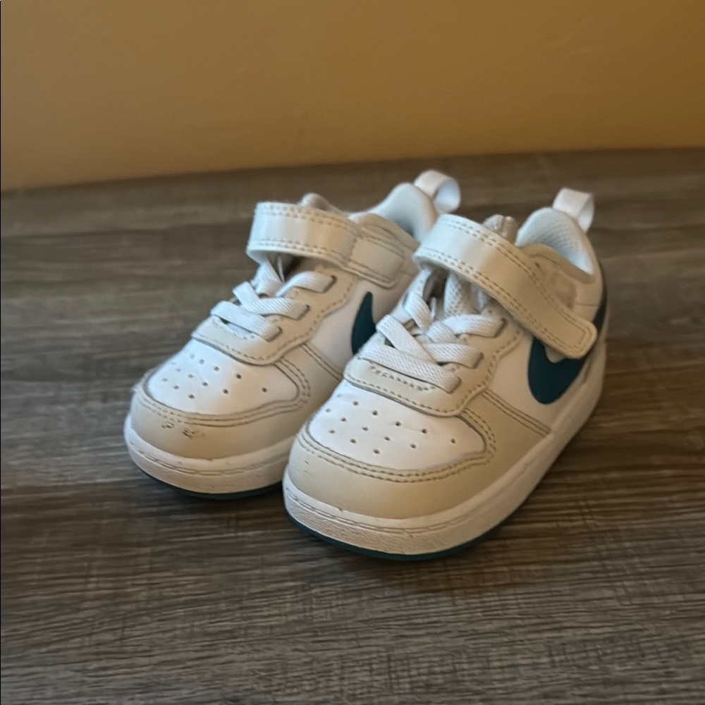 Nike White and Blue Sneakers with Velcro Strap